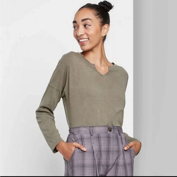 NWT Women's Notch Crop LS T-Shirt - Picture 1 of 4